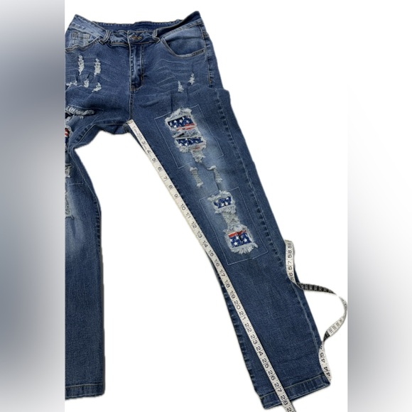 US Flag Patchwork Distressed Jeans Size Medium - Picture 5 of 8